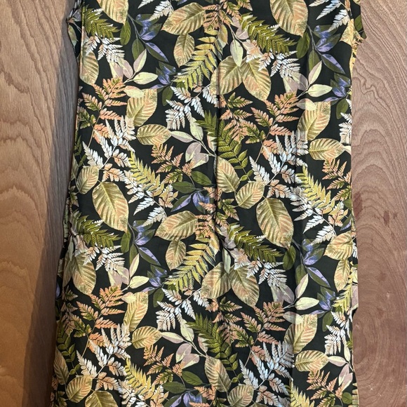 Floral Leaf Print Dress - Picture 2 of 5